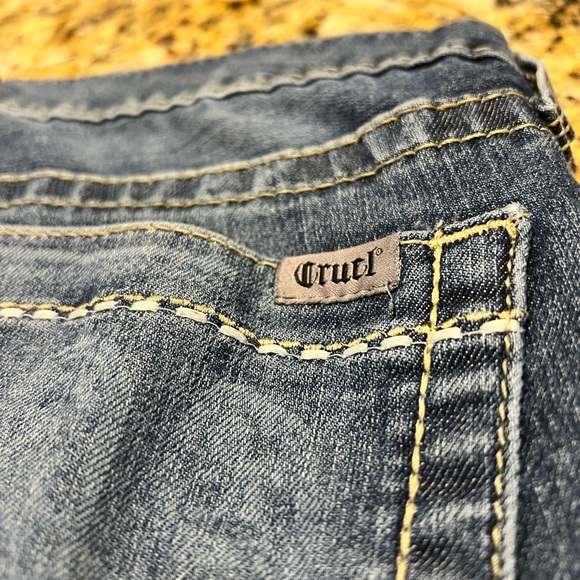 Cruel denim capris - Picture 2 of 3